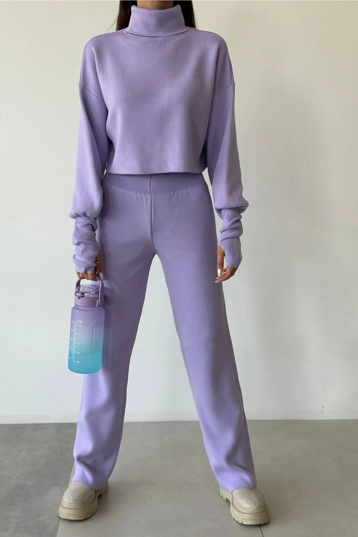 lovebox  Fingergeschnittenes lila Strickoberteil und lila Strickhose mit hoher Taille im Set 015