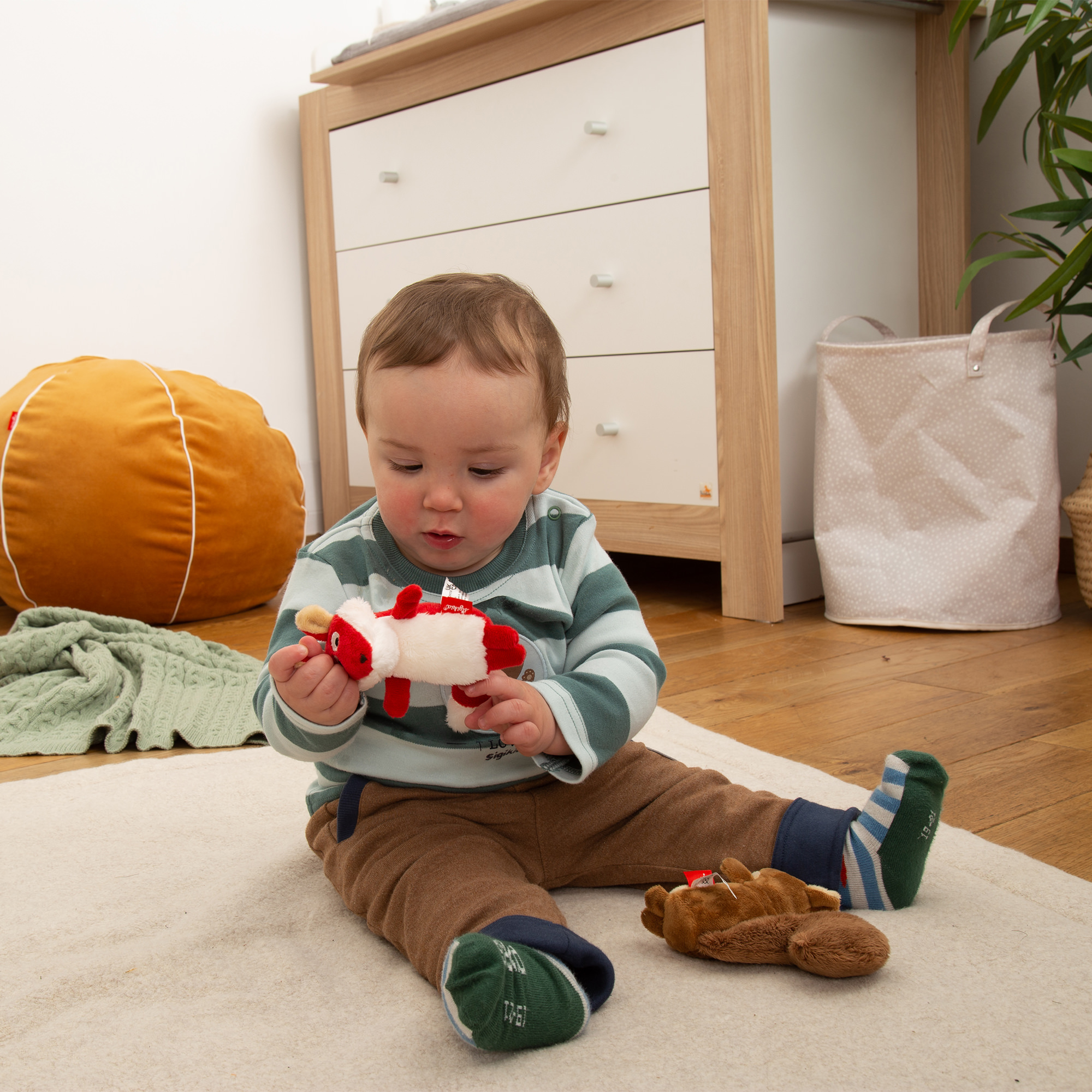 Baby Rassel Fuchs, Red Stars