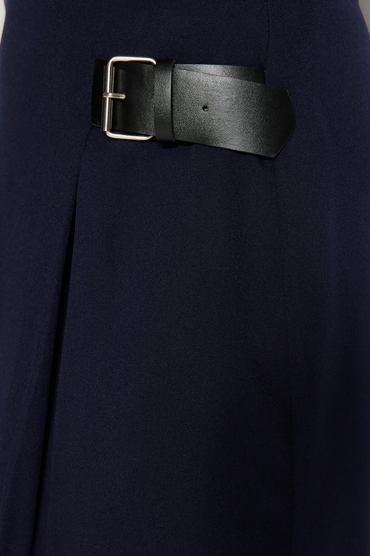 Trendyol Modest  Marineblauer gewebter Rock mit Gürteldetail TCTAW24EE00014