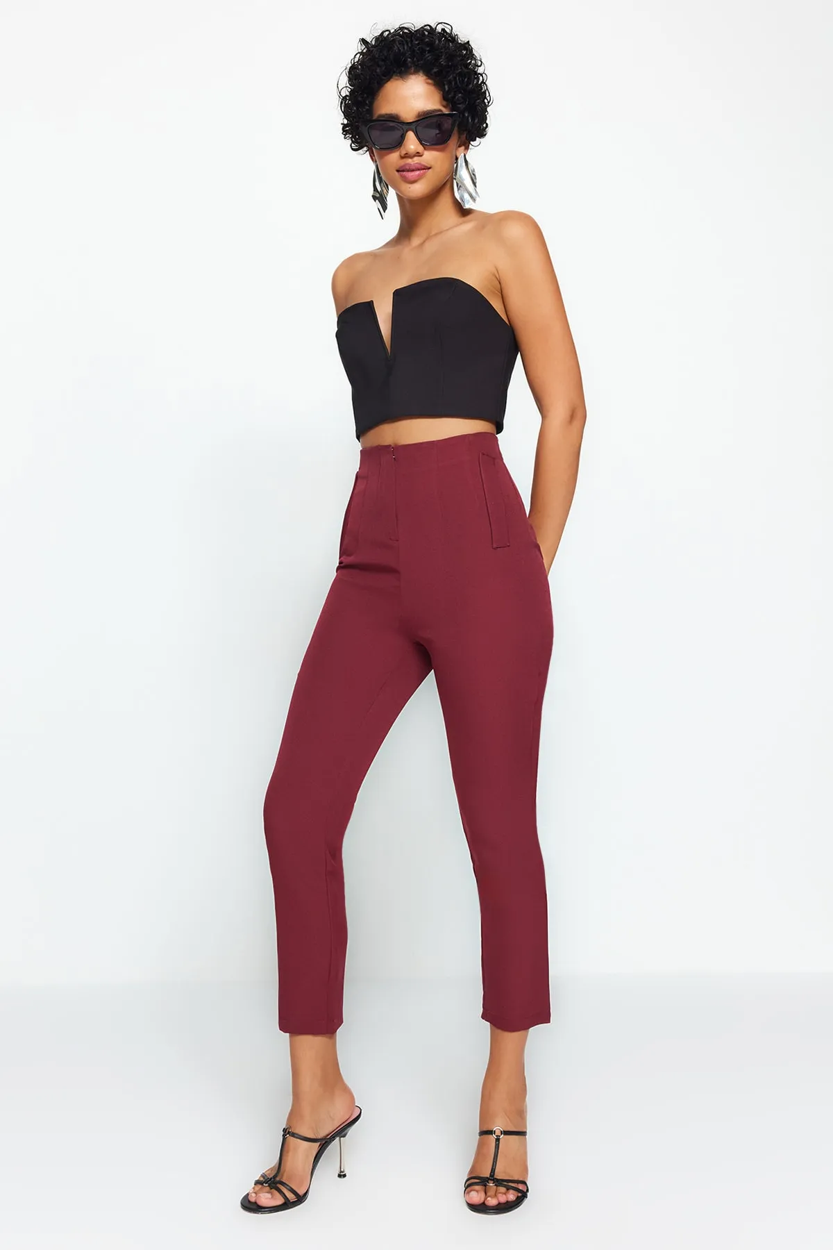 Trendyol Collection  Dunkelburgunderrote, zigarettengemusterte, gewebte Hose mit hoher Taille und knöchellangem Abnäher TWOSS20PL0515