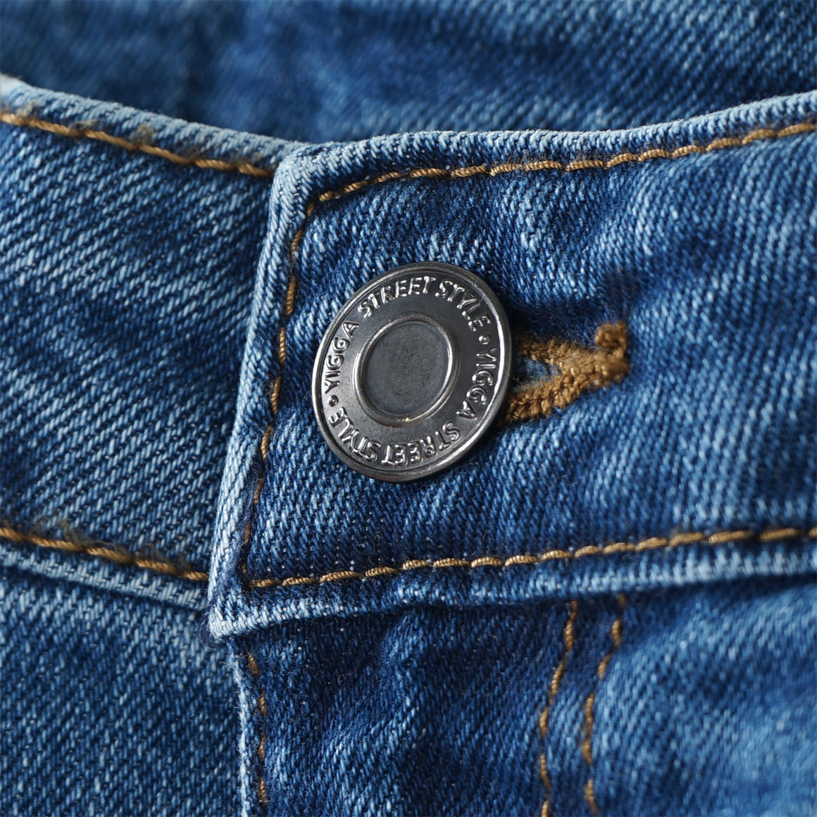 Jungen Slim-Jeans mit Destroyed-Elementen
