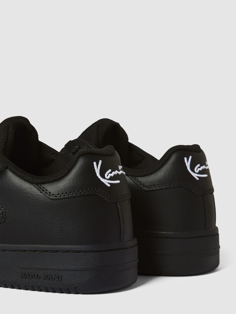 Sneaker mit Label-Stitching in schwarz
