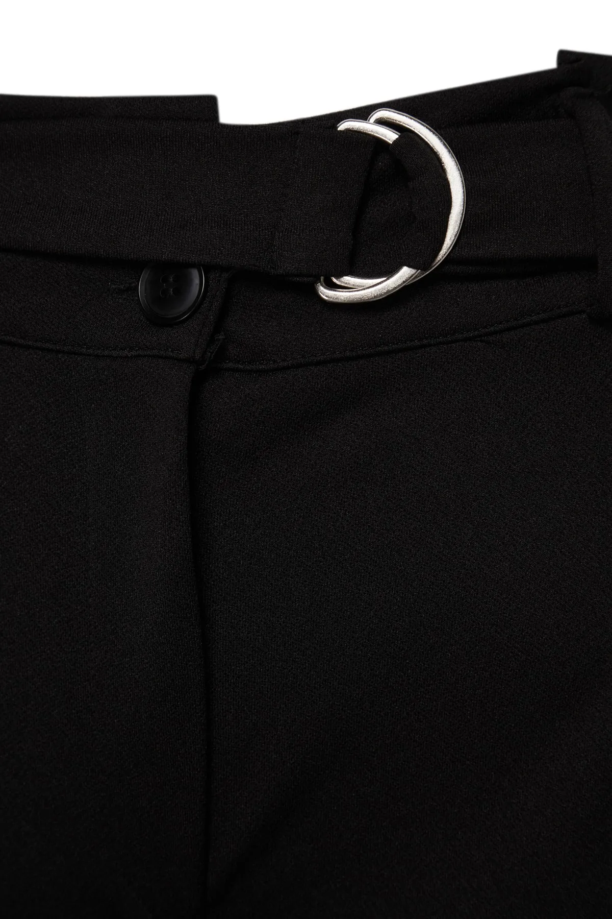 Trendyol Curve  Schwarze, detaillierte Strickhose mit Gürtel TBSSS22PL0303