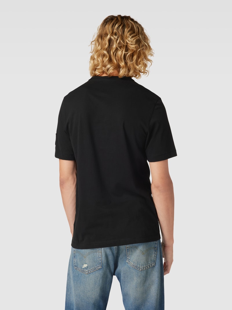 T-Shirt mit Label-Patch in black