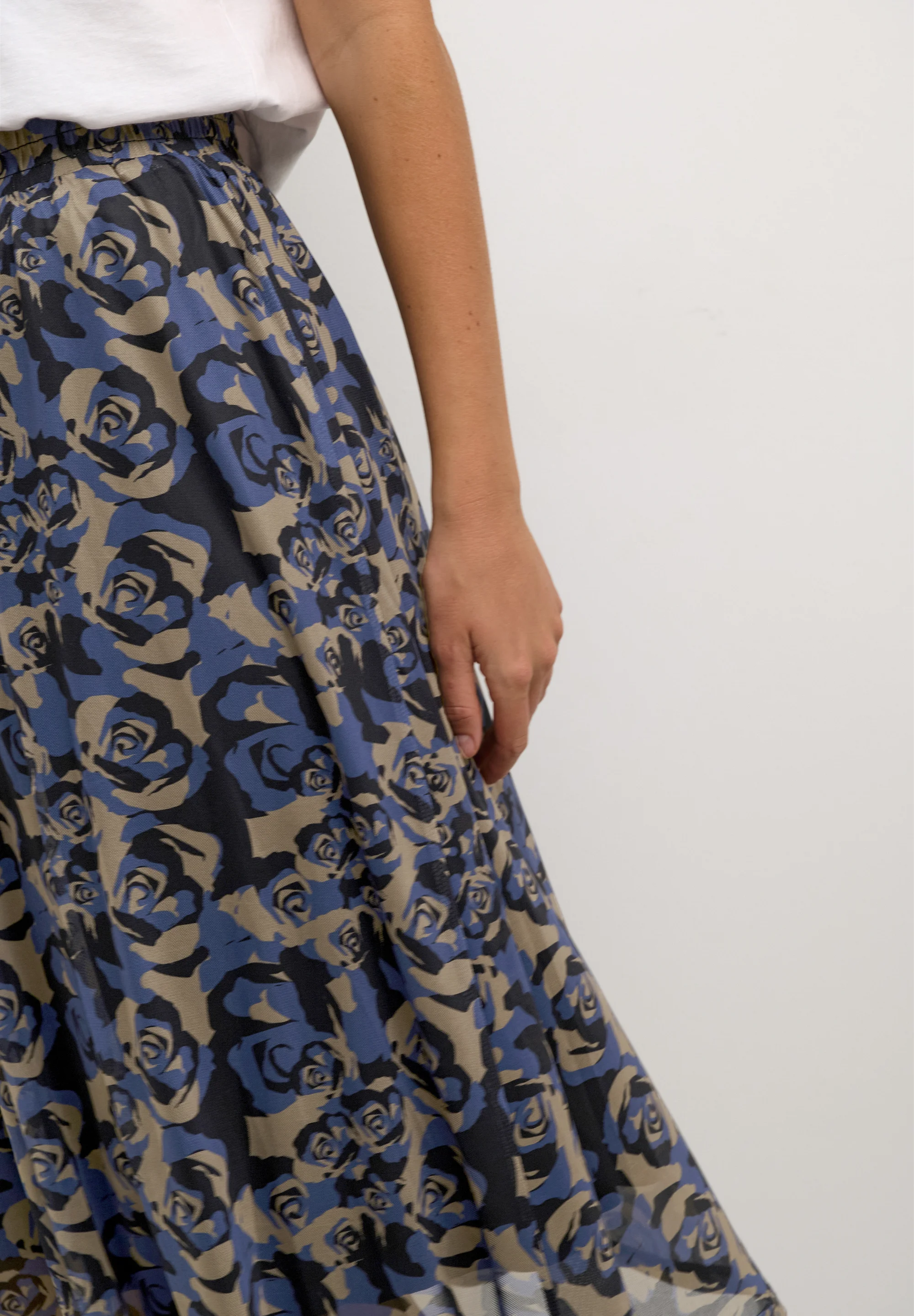 Falda MIDI Kaffe KAELLIE de corte A