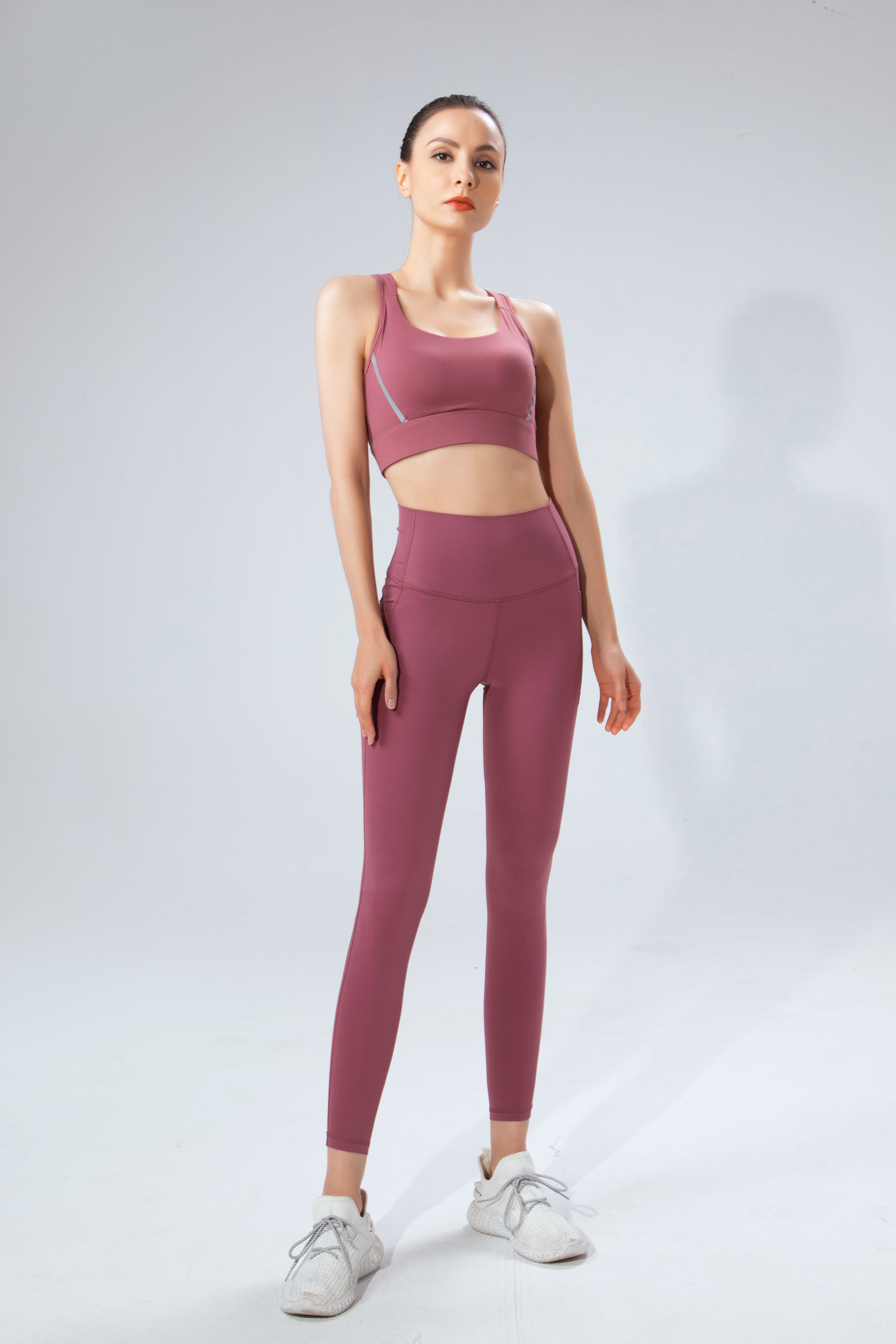 SWINTAGER Sporttop Aktivwear/ Training Crop Top mit Racerback und Mesh / Sport BH starker Halt