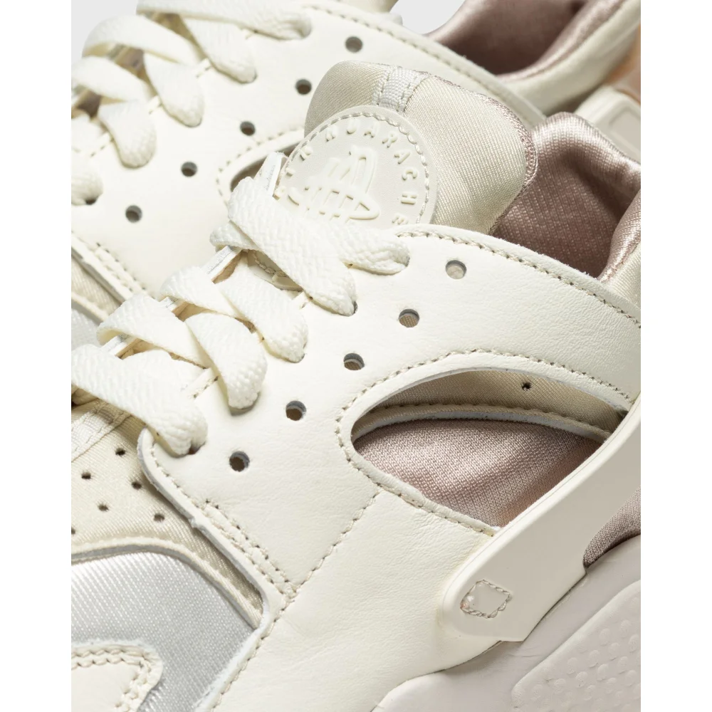 Nike Air Huarache DH4439-104 / weiss