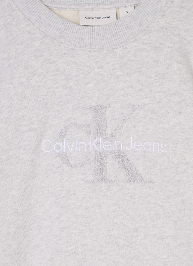 Pulover Calvin Klein din material chenille cu logo brodat