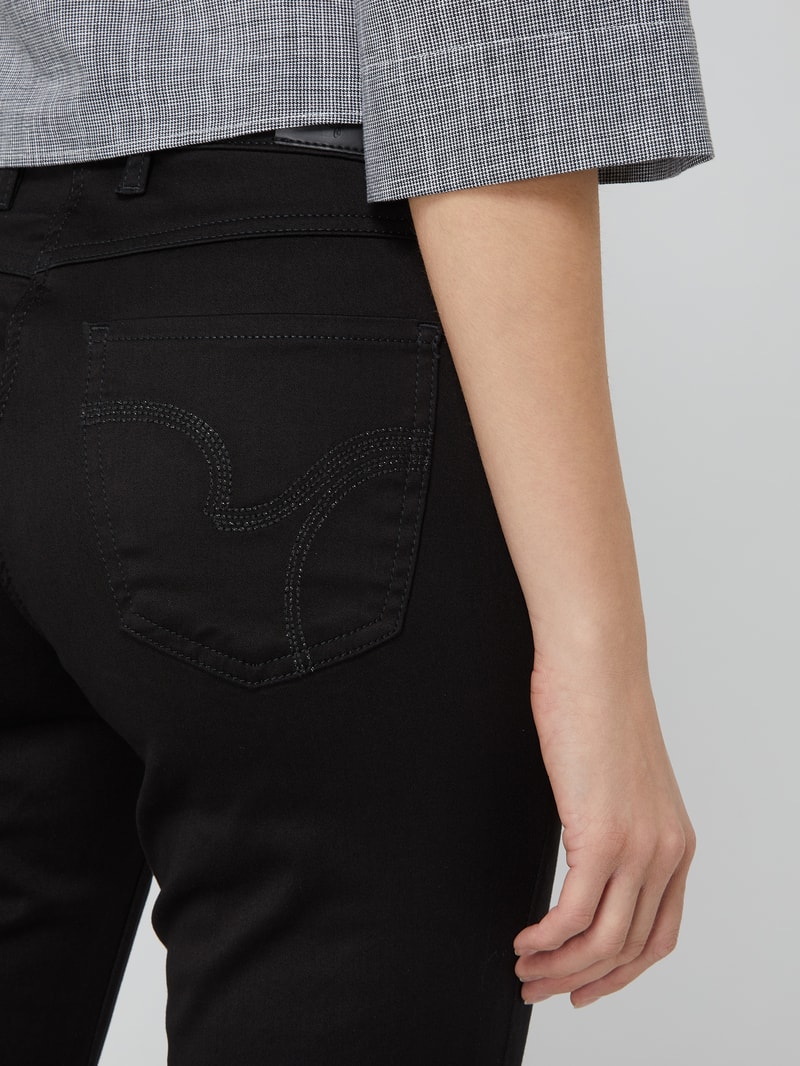 Perfect Shape Straight Fit Jeans mit Stretch-Anteil in schwarz