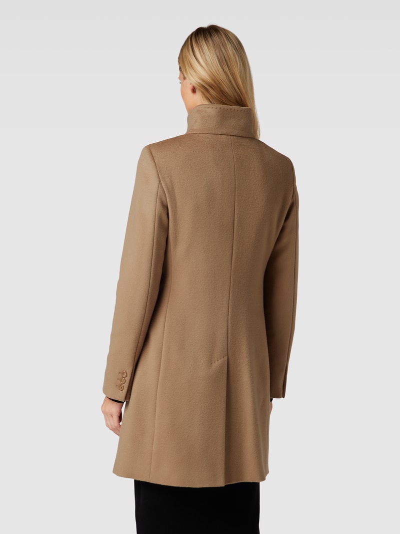 Wollmantel aus Lanawolle mit Stehkragen und Pattentaschen in camel
