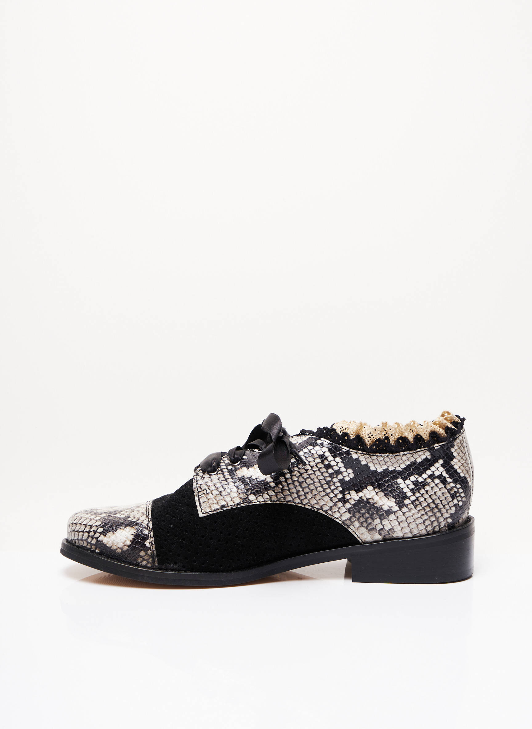 Belkar Derby Femme couleur noir