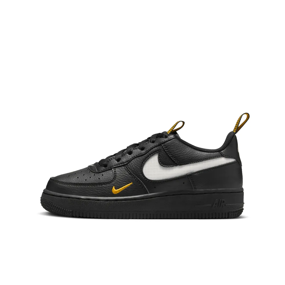 Nike Air Force 1 LV8 HF0095-001 / schwarz