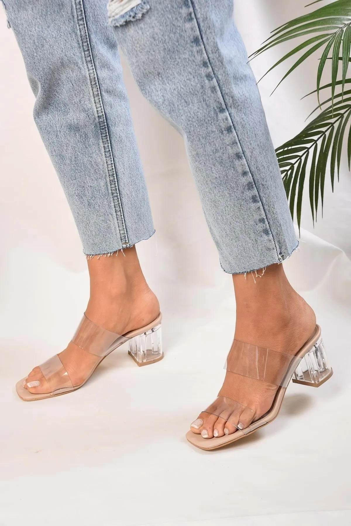 Shoeberry  Damen-Slipper „Juliette Skin“ mit transparentem Riemchen und Absatz