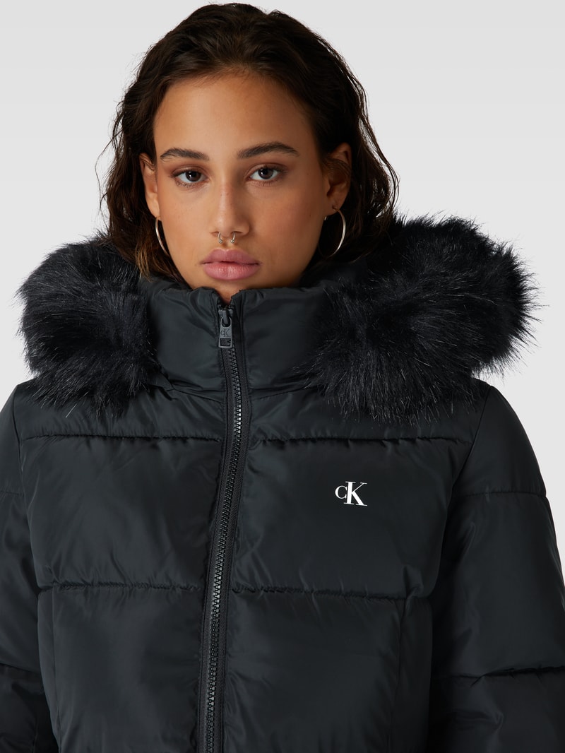 Steppmantel mit Label-Print in black