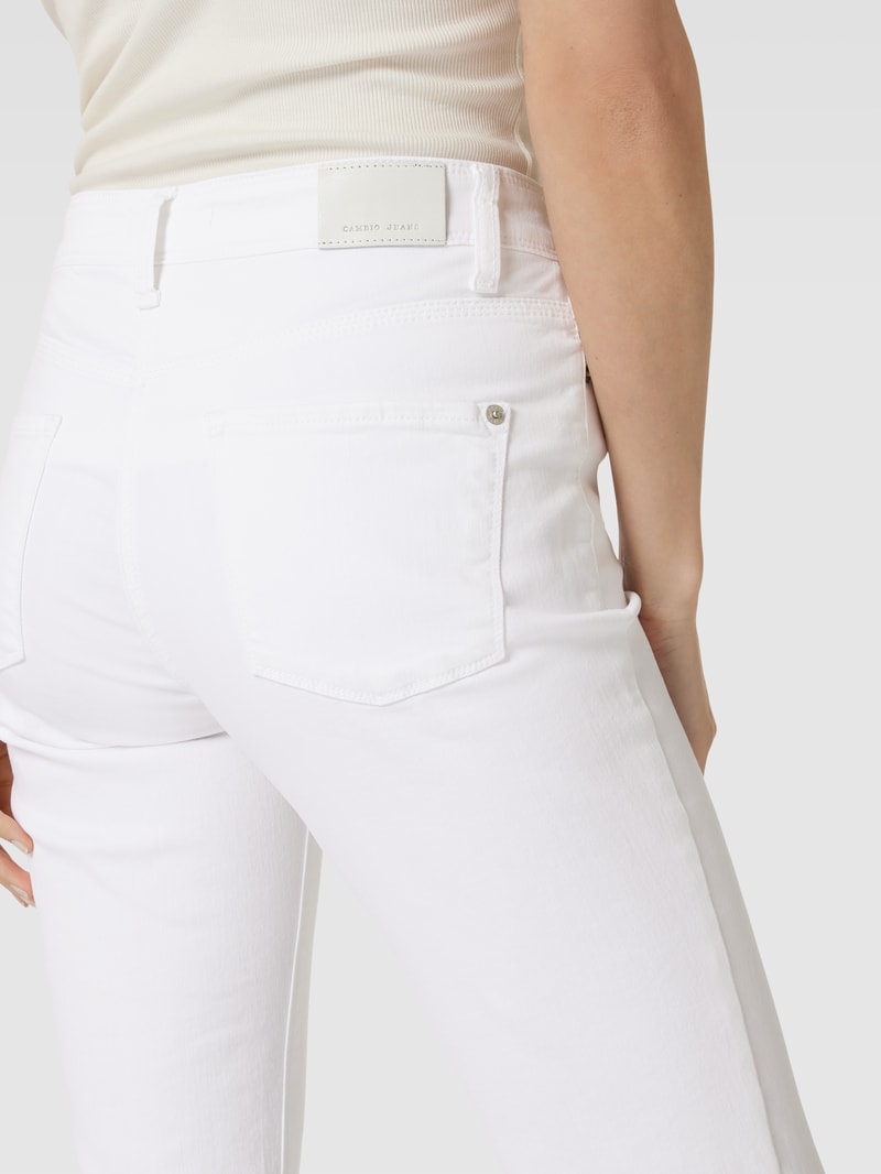 Jeans mit Label-Patch Modell 'PIPER' in weiß