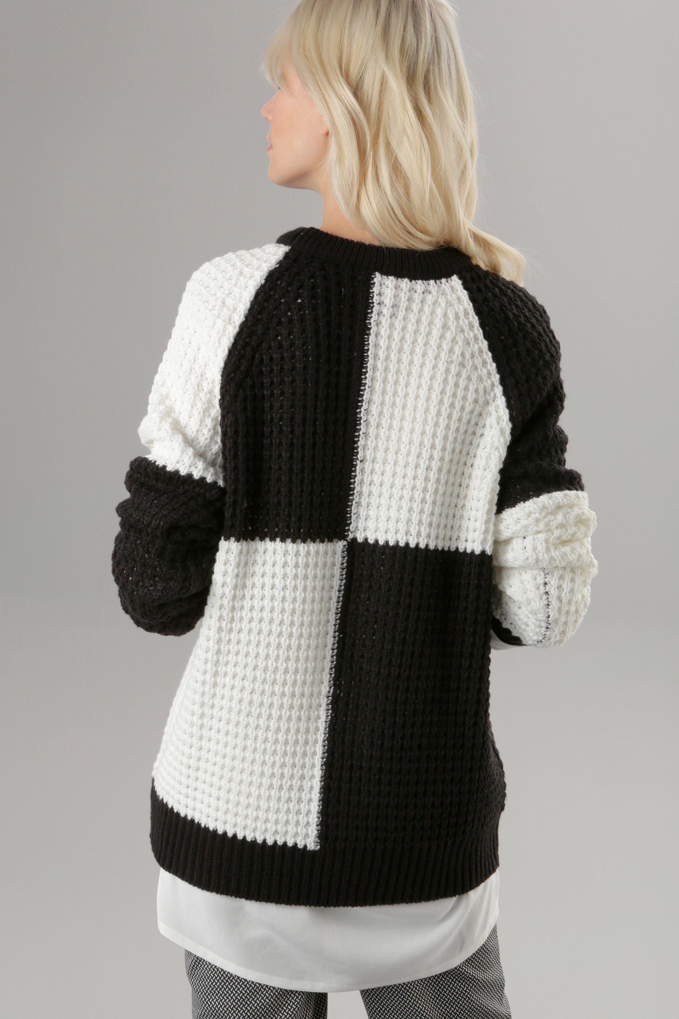 Aniston SELECTED Strickpullover mit modischem Flächenteiler