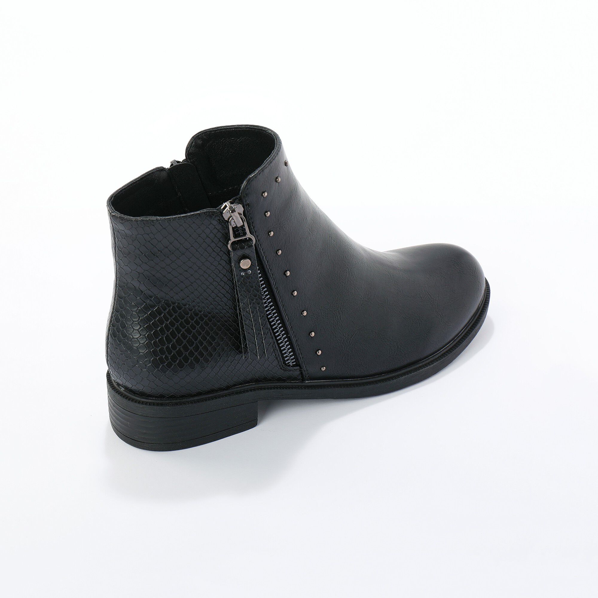 Boots bi-matière, zippées et cloutées