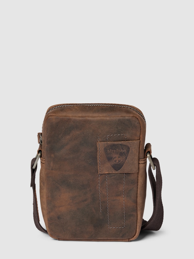Umhängetasche aus Leder mit Label-Patch Modell 'richmond' in terrakotta