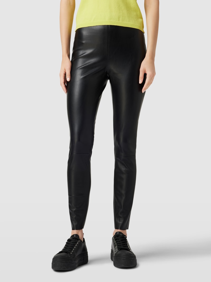 Stoffhose in Leder-Optik in schwarz