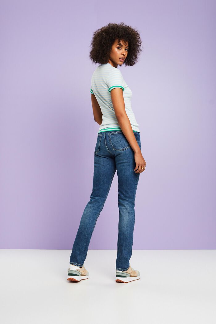 Schmal geschnittene Retro-Jeans mit hohem Bund
