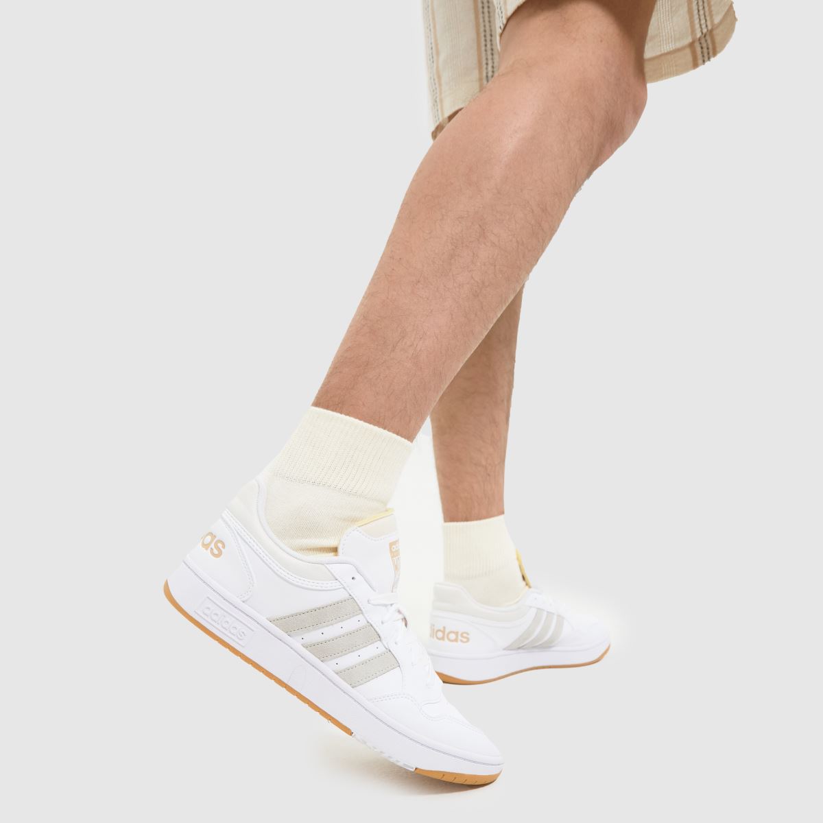 adidas – Vita basketskor