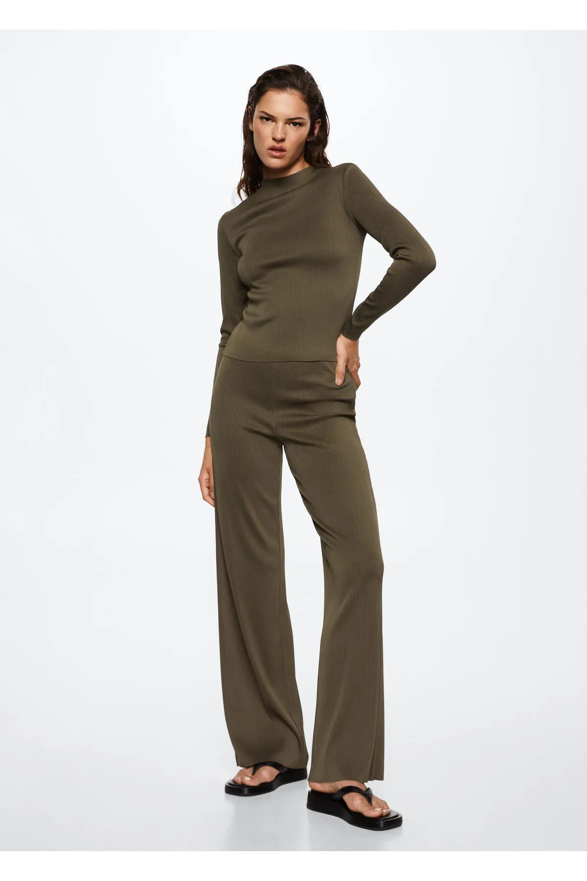 MANGO  Khakifarbene Damenhose 37043840