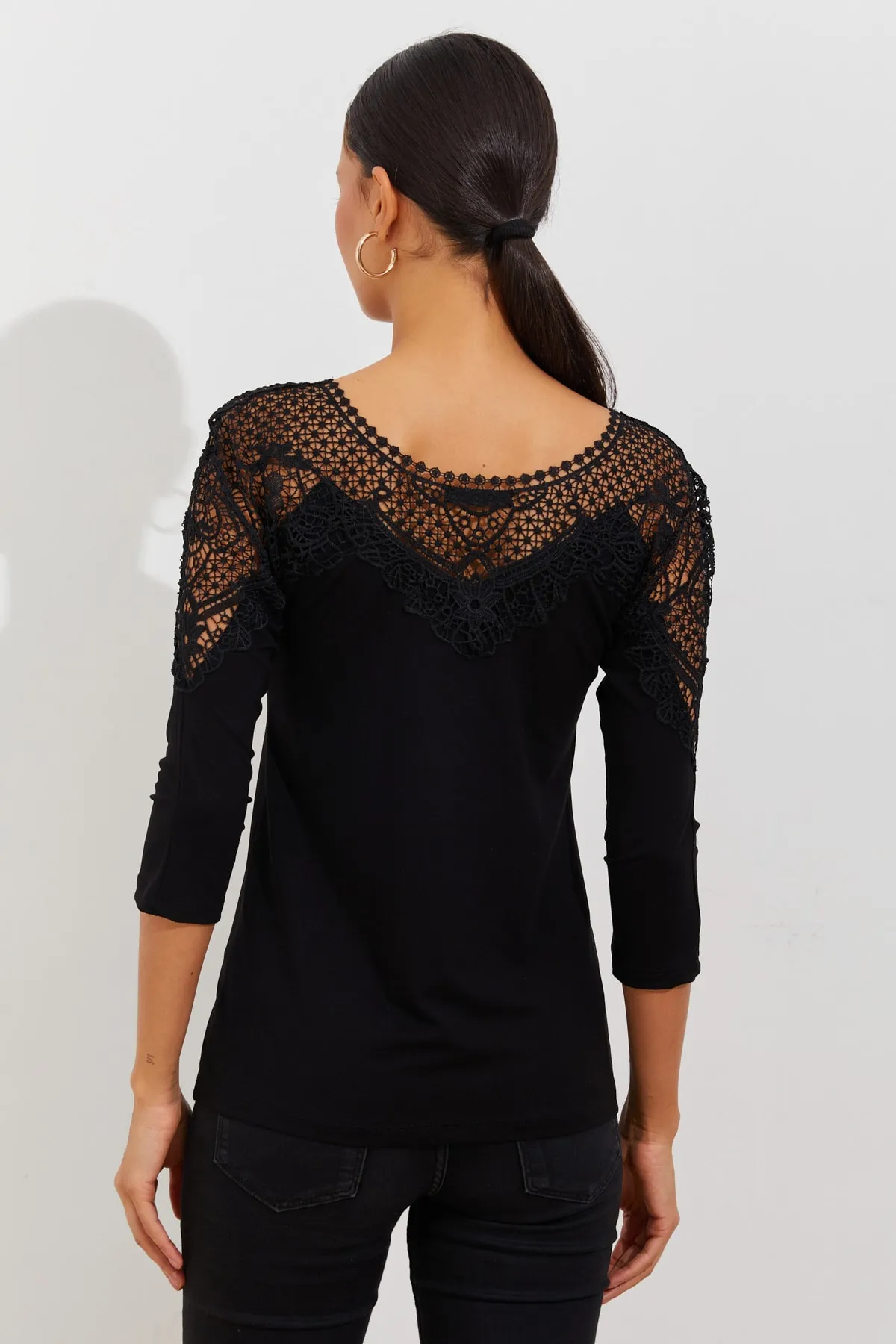Cool & Sexy  Schwarze Damenbluse mit Spitzendetail BK1608