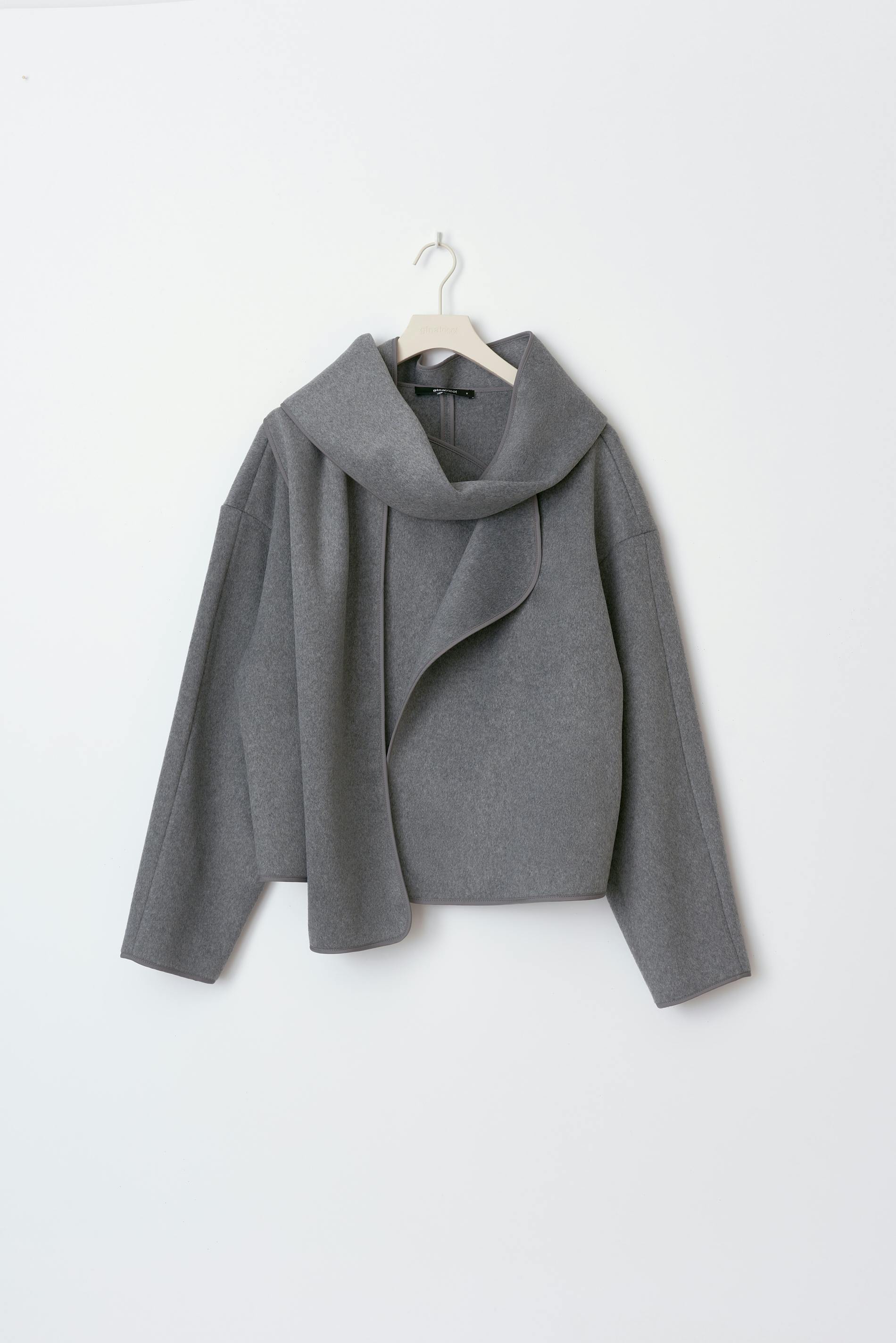 Short scarf jacket