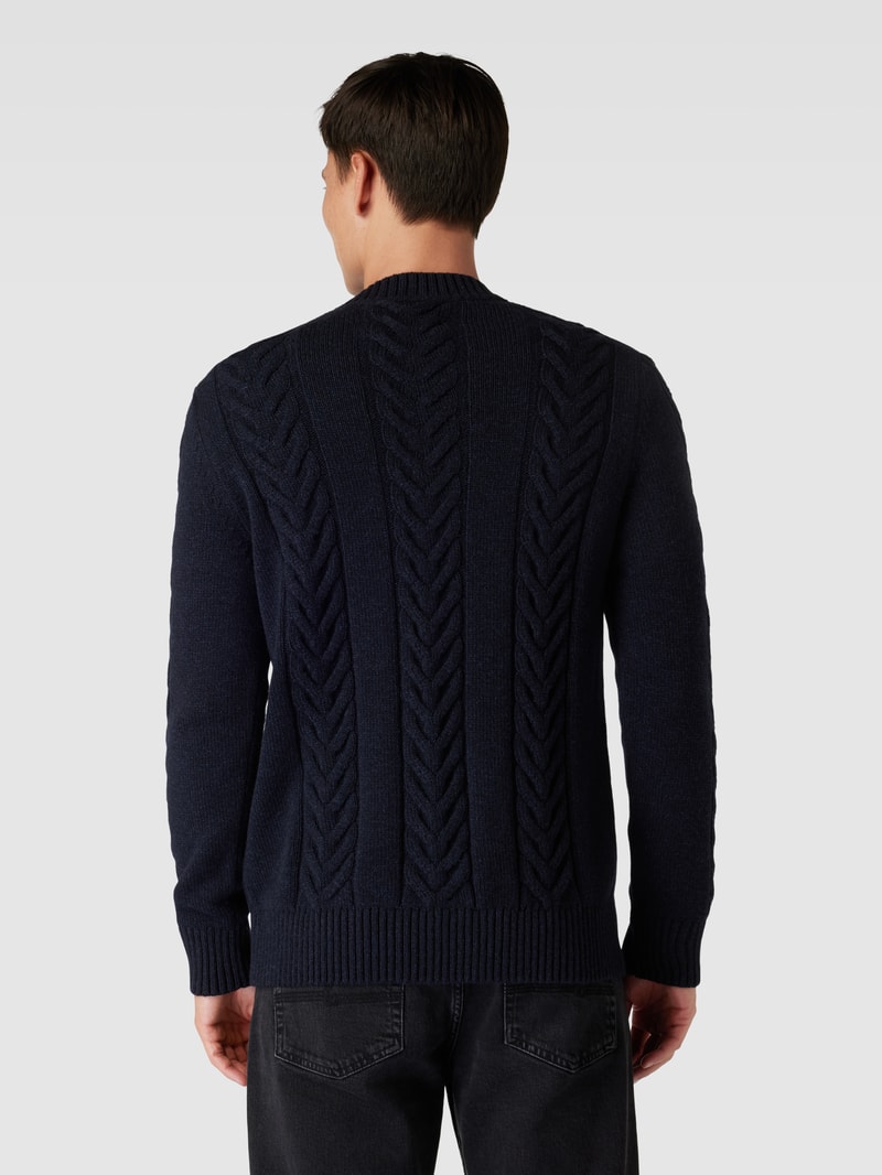 Strickpullover mit Zopfmuster und Rundhalsausschnitt in marineblau meliert