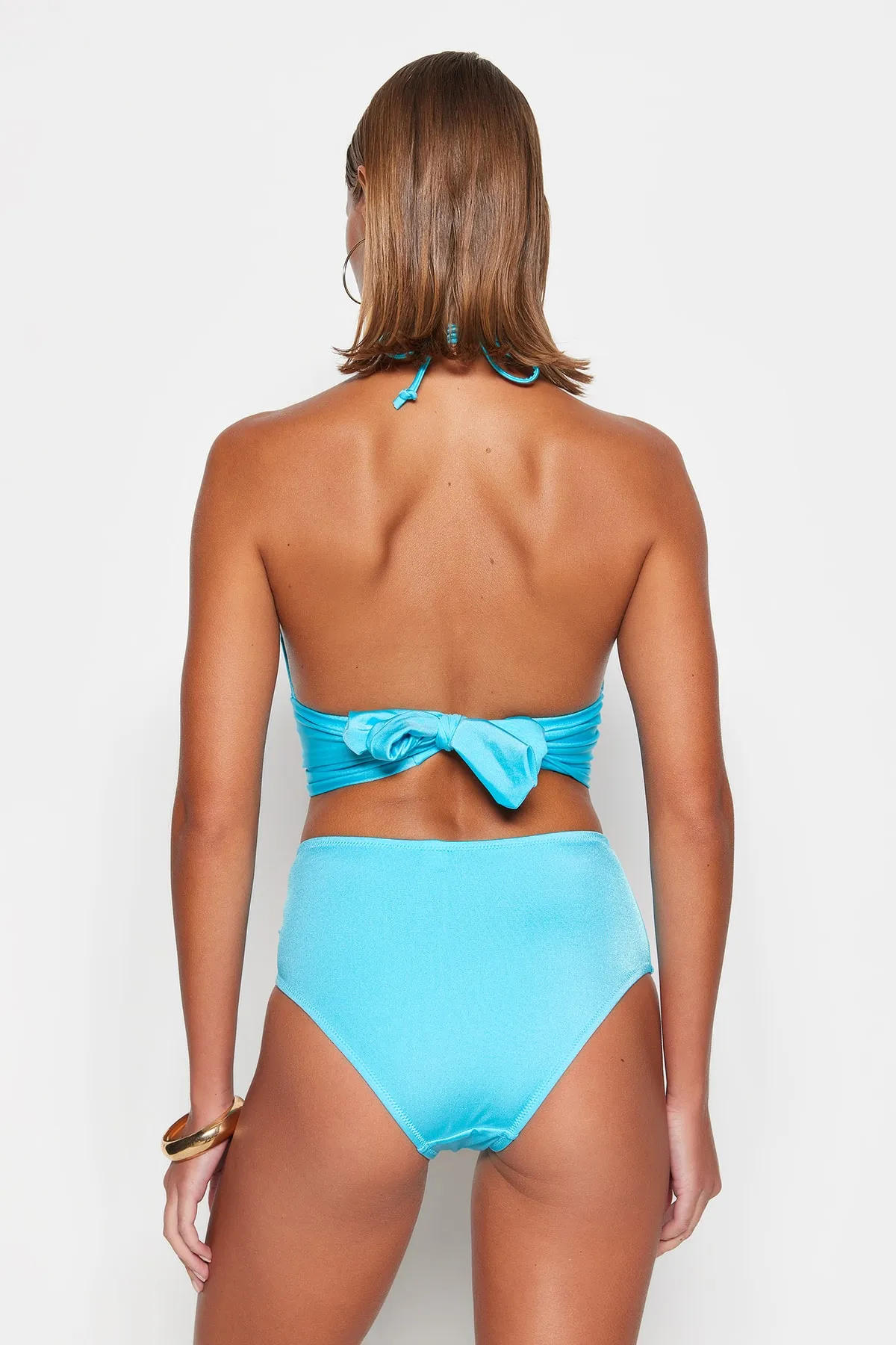 Trendyol Collection  Bikini-Set mit hoher Taille und normalem Bein und türkisfarbenen Dreieck-Accessoires TBESS23BT00073