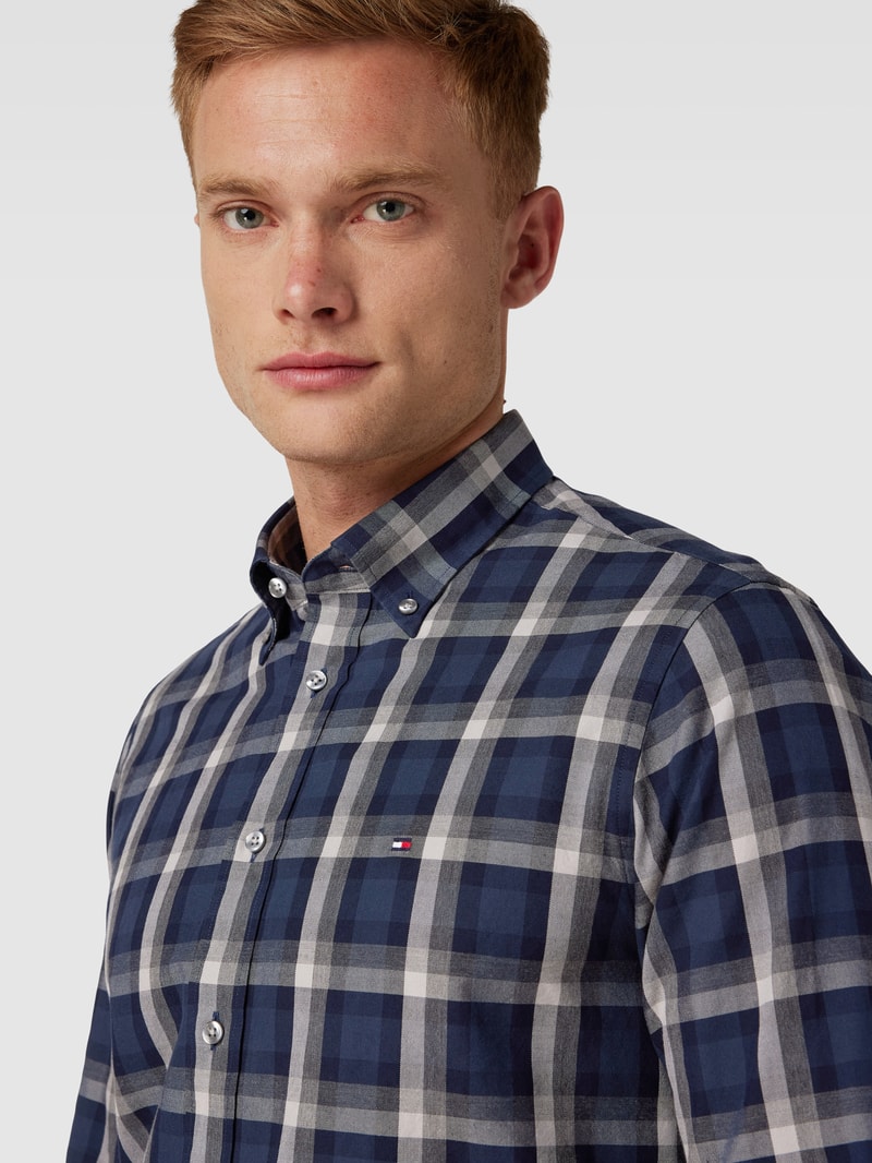Regular Fit Business-Hemd mit Button-Down-Kragen in marineblau