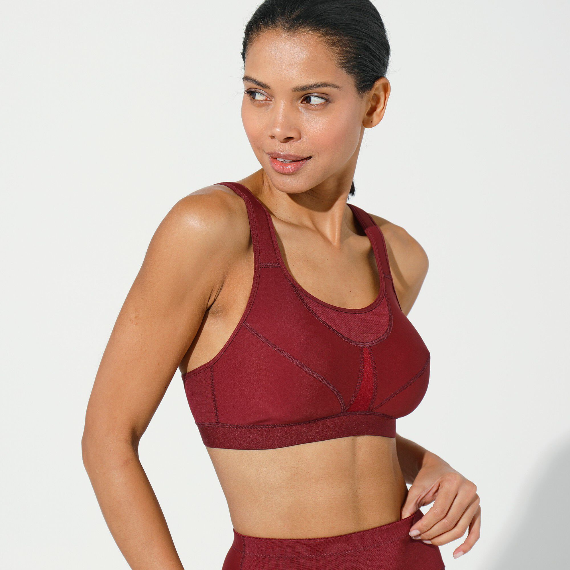 Soutien-gorge sport maille stretch et tulle résille forme brassière