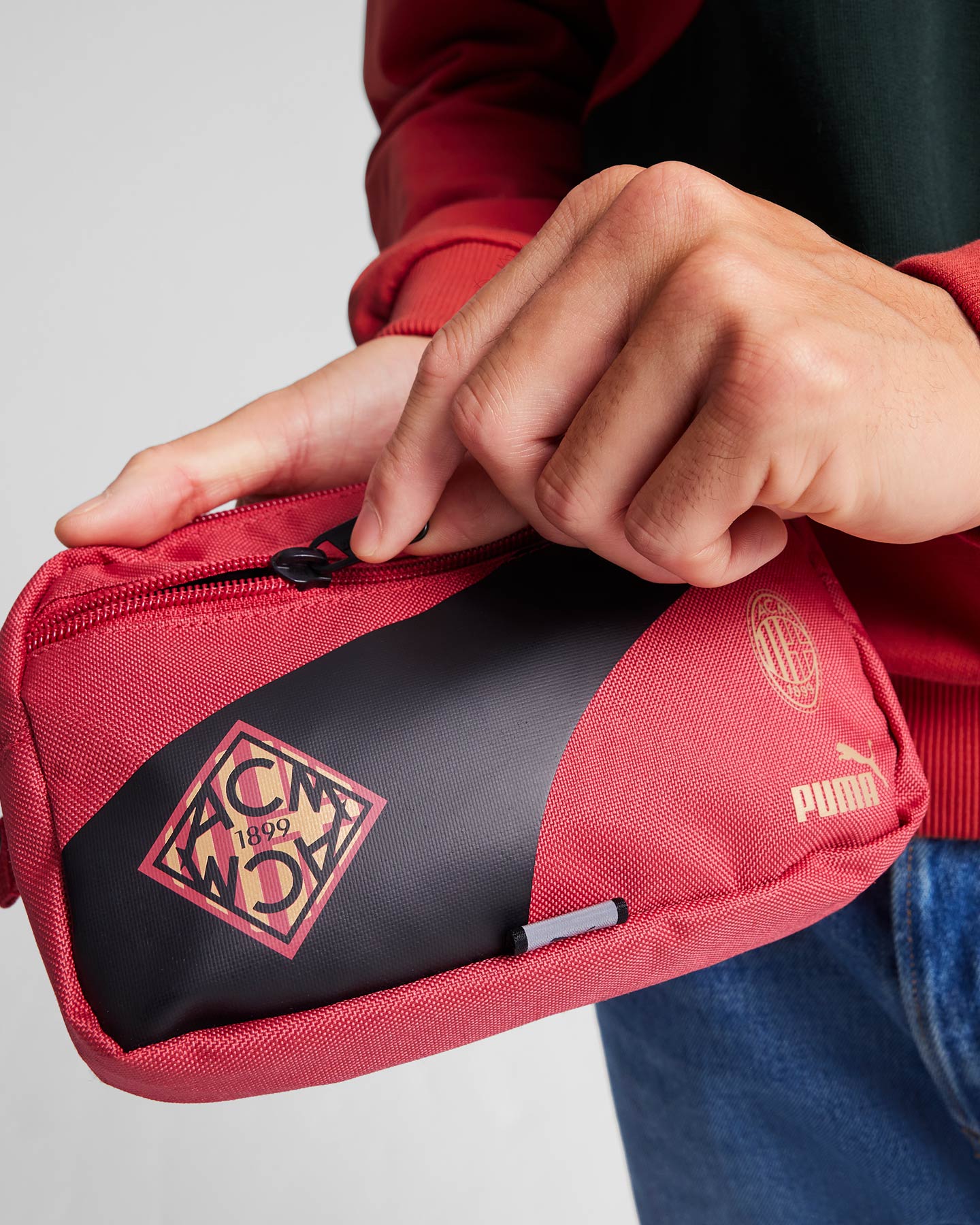 Oficiálny futbalový doplnok Puma AC Milan Culture+ M 090850-21