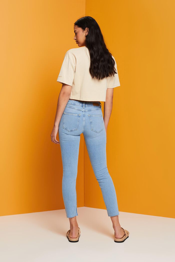 Schmale Jeans mit mittlerer Bundhöhe