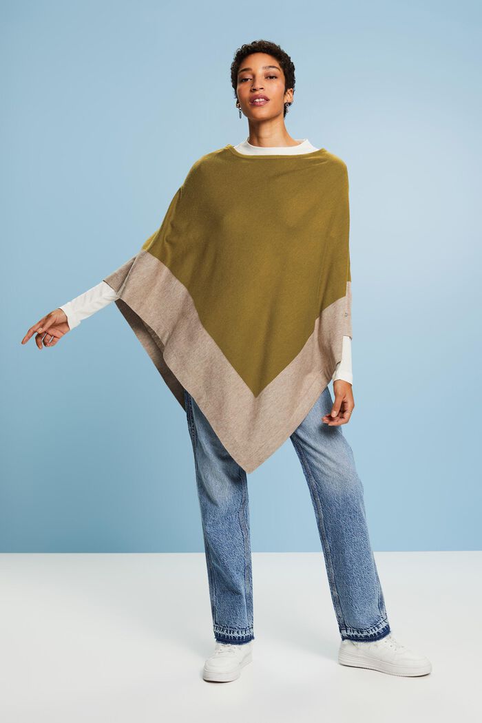 Poncho mit Zipfelsaum