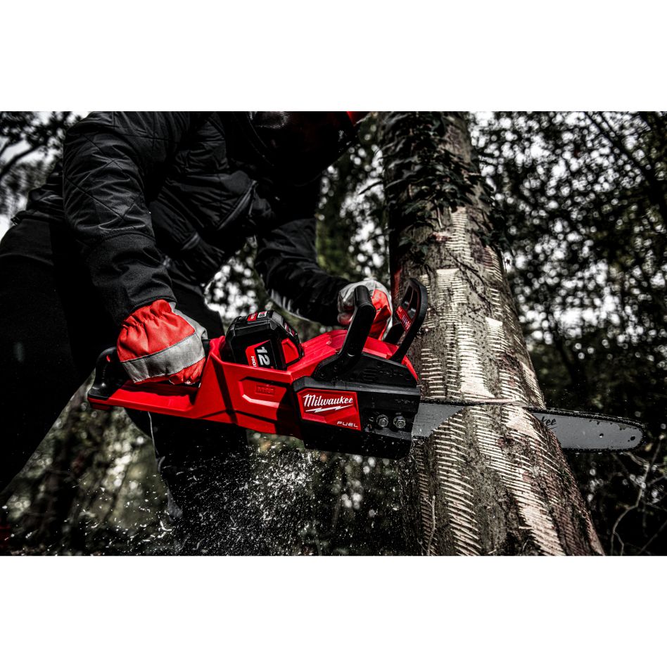 Milwaukee 4933499217 M18 FCHS-122 FUEL™ Kettensäge mit 40 cm Sägeblatt, 18 V, 2 x 12 Ah