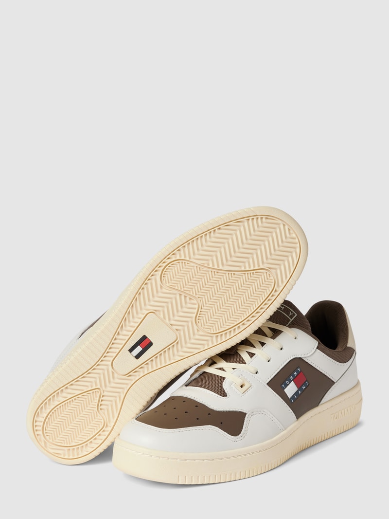 Sneaker mit Label-Details Modell 'BASKET' in mittelbraun