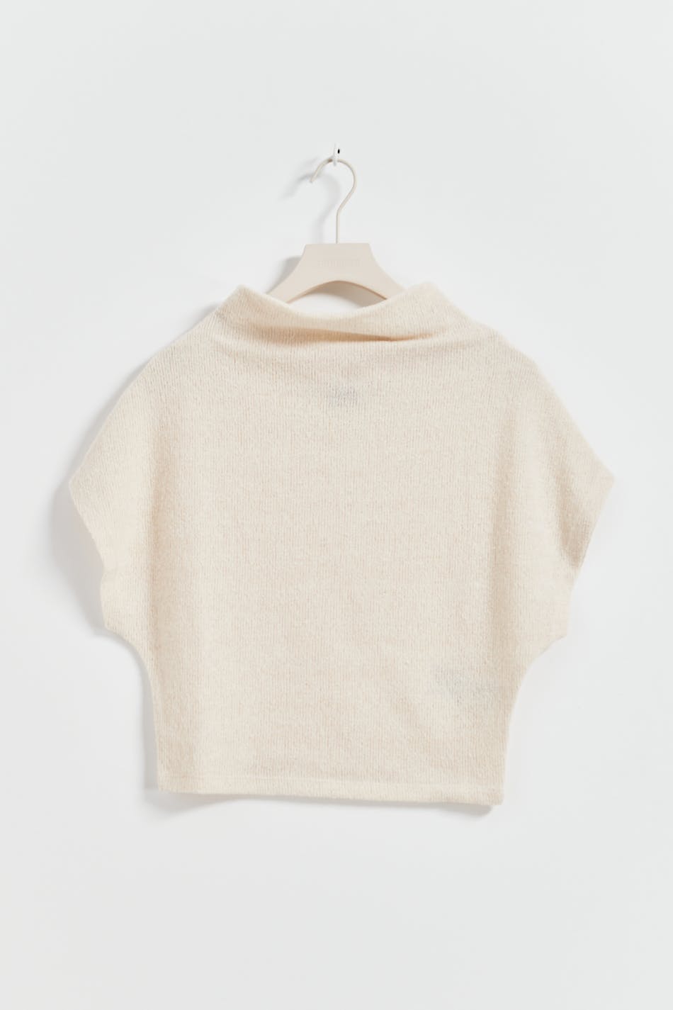 Funnel neck top