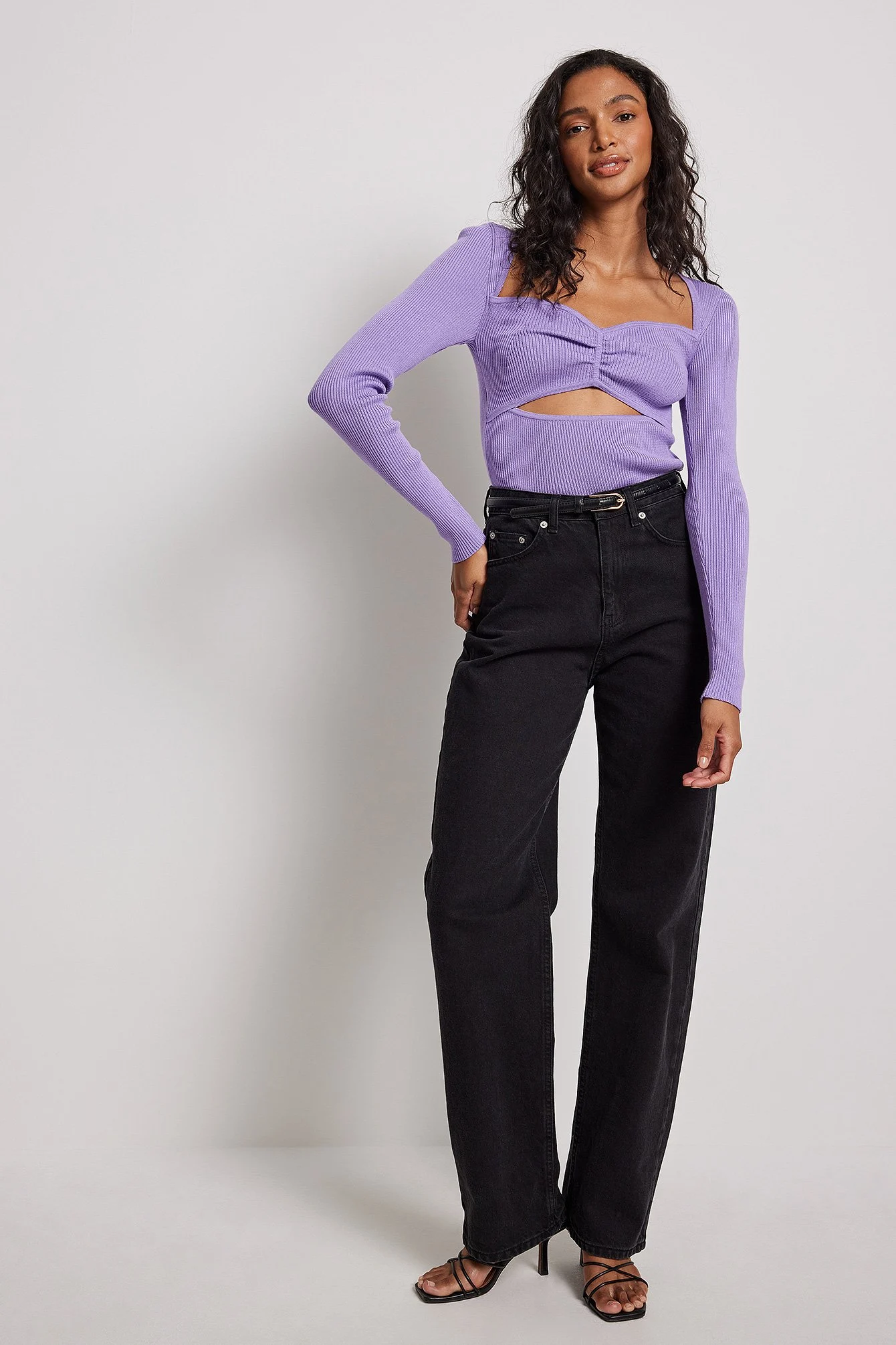 Fein gestricktes Top mit cut out Details