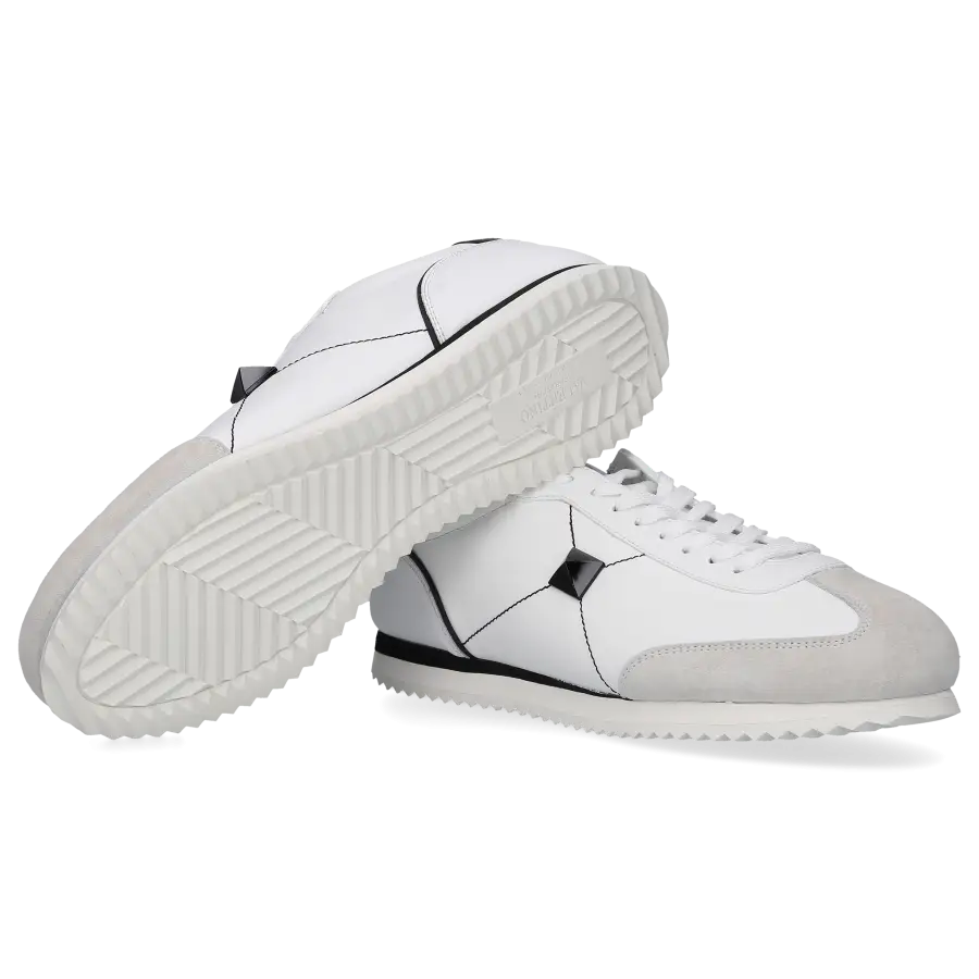 Valentino Garavani - Sneaker low STUD AROUND Kalbsleder - weiß