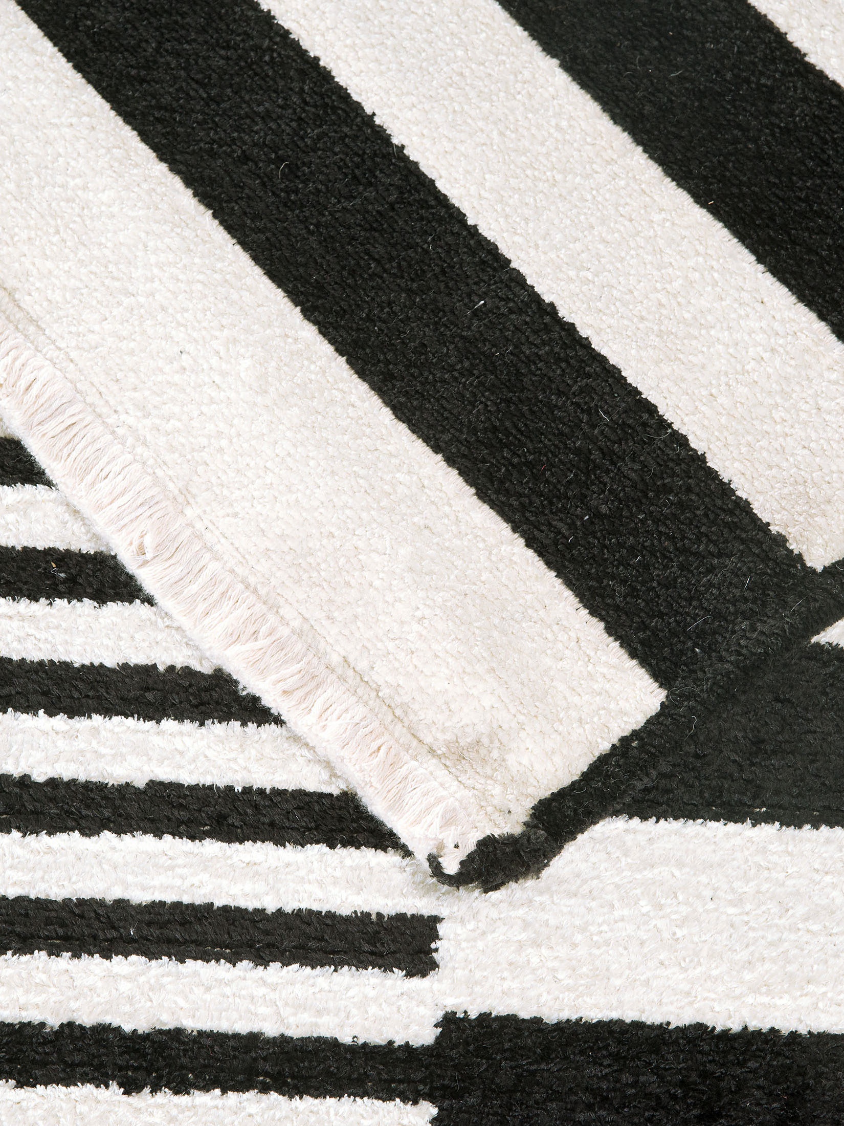 Raya Moderner Teppich, Black/White