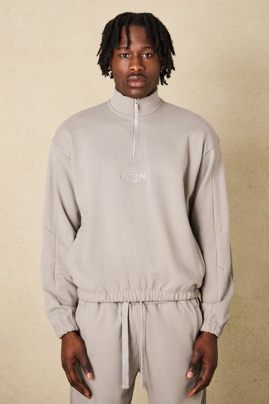 Kastiges Oversize Sweatshirt mit Trichterkragen