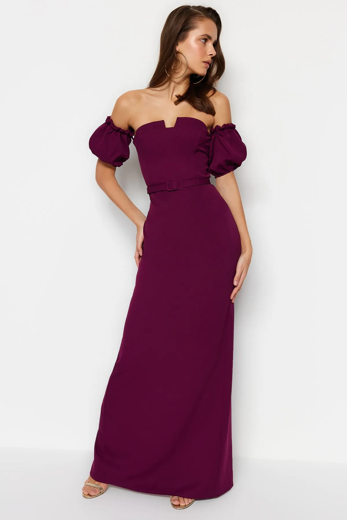 Trendyol Collection  Pflaumenfarbenes, langes, gewebtes Abendkleid mit Gürtel TPRSS23AE00091