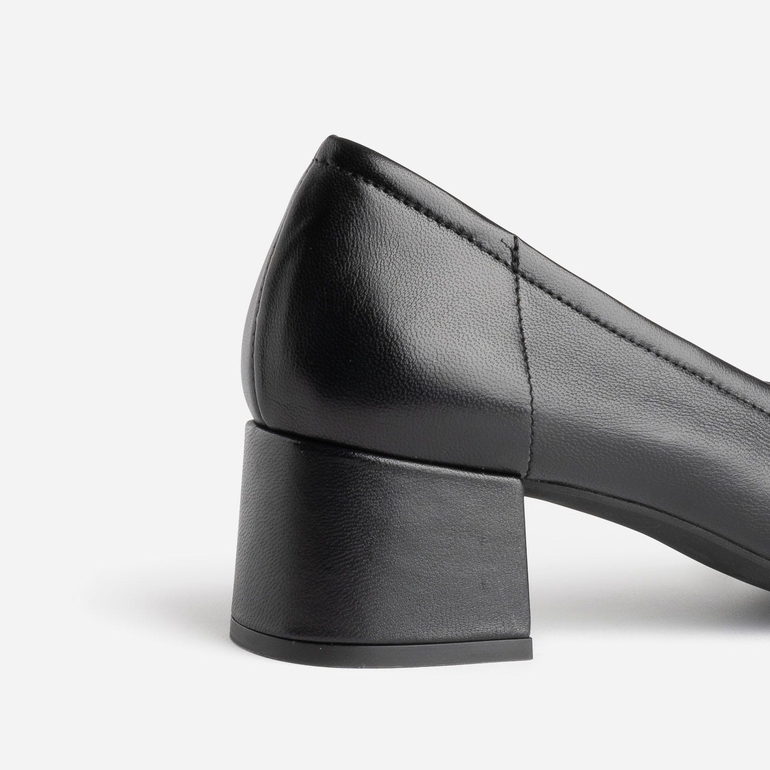 Escarpin noir en cuir