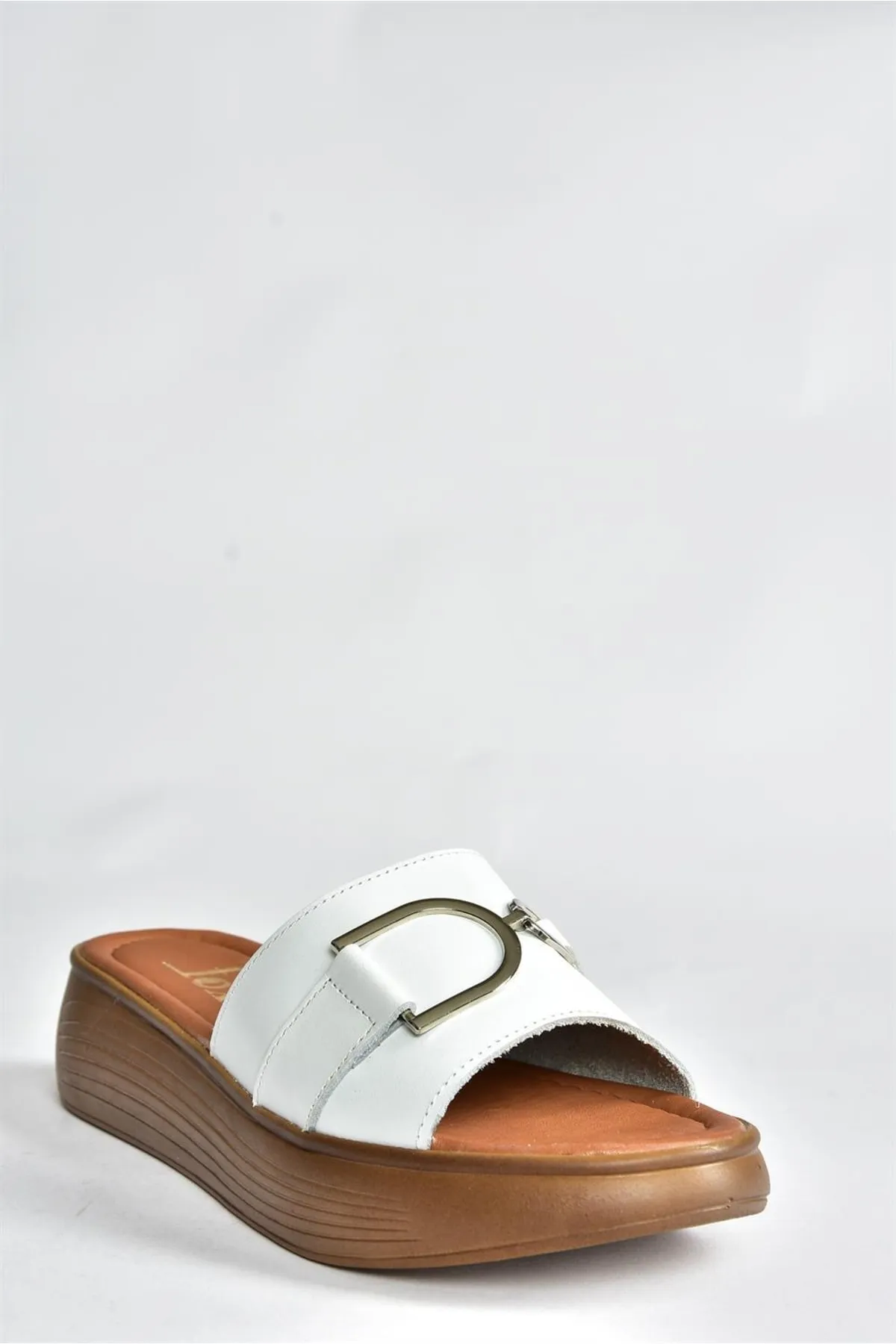 Fox Shoes  Weiße Alltags-Damenhausschuhe aus echtem Leder mit hoher Sohle P291049403