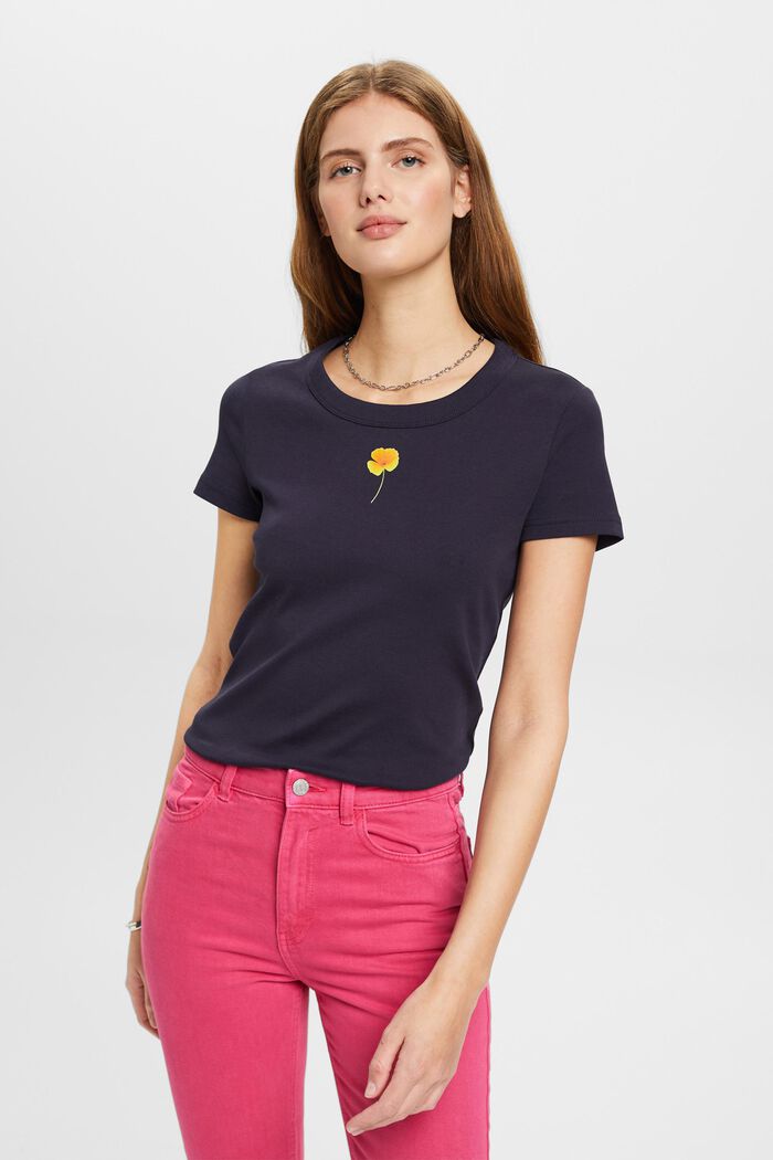 T-Shirt mit floralem Print auf der Brust