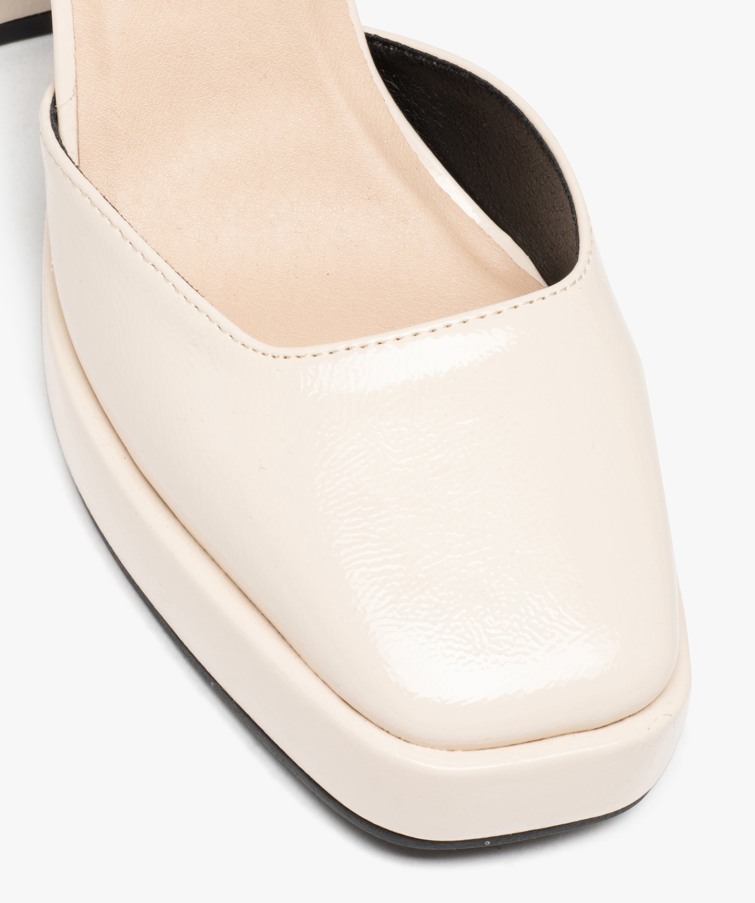 Escarpins femme vernis à bout carré et talon flare beige | GEMO
