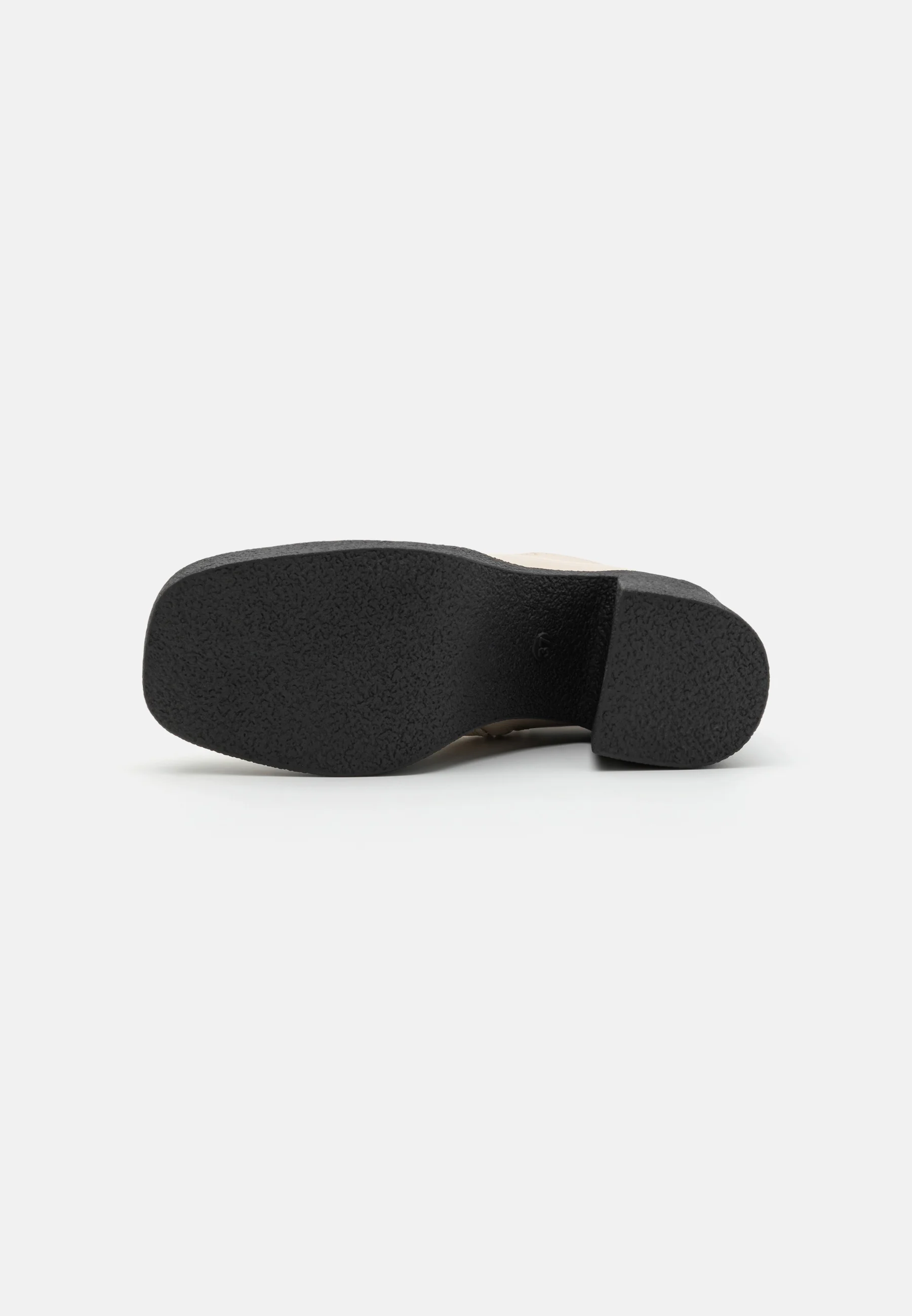 Botines de tacón par e impar