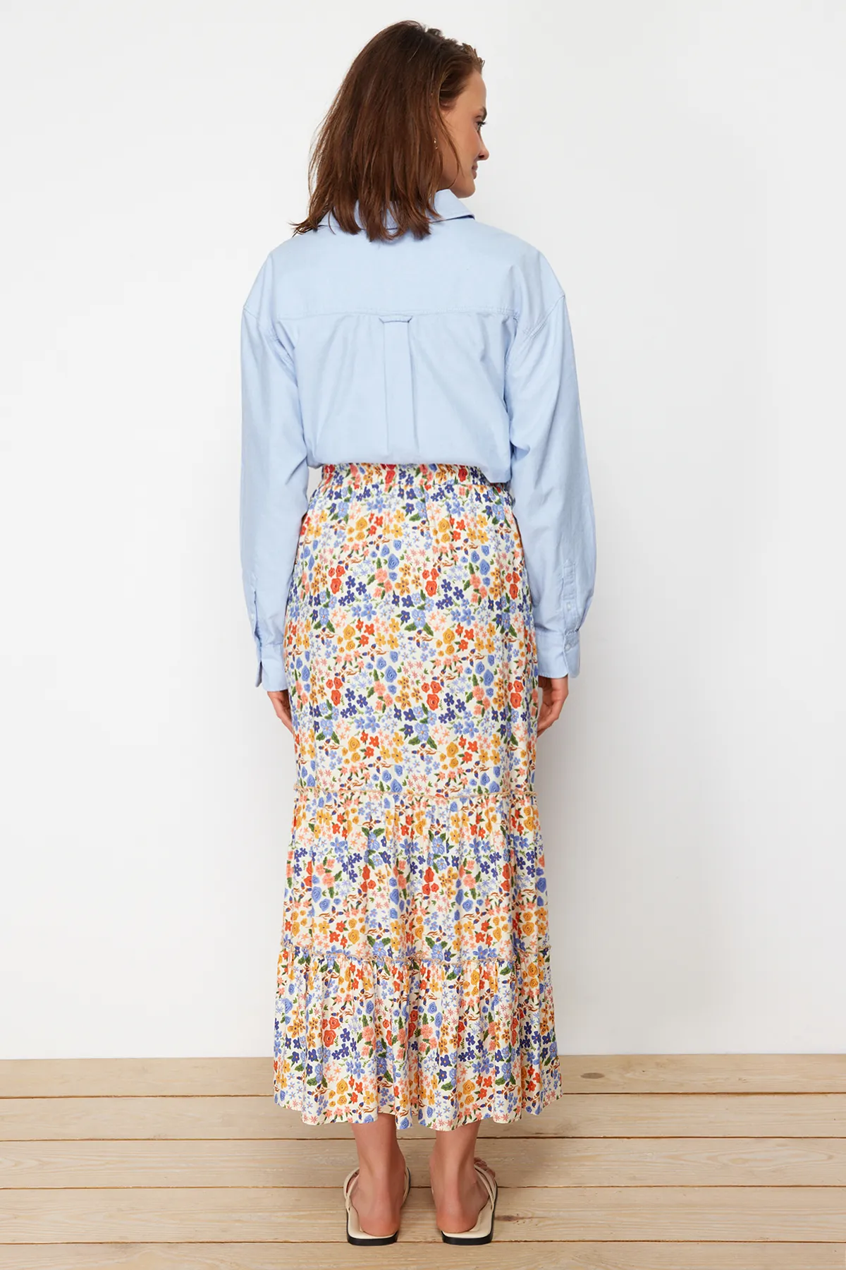Trendyol Modest  Ecrufarbener gewebter Rock mit Blumenmuster TCTSS22EE00000