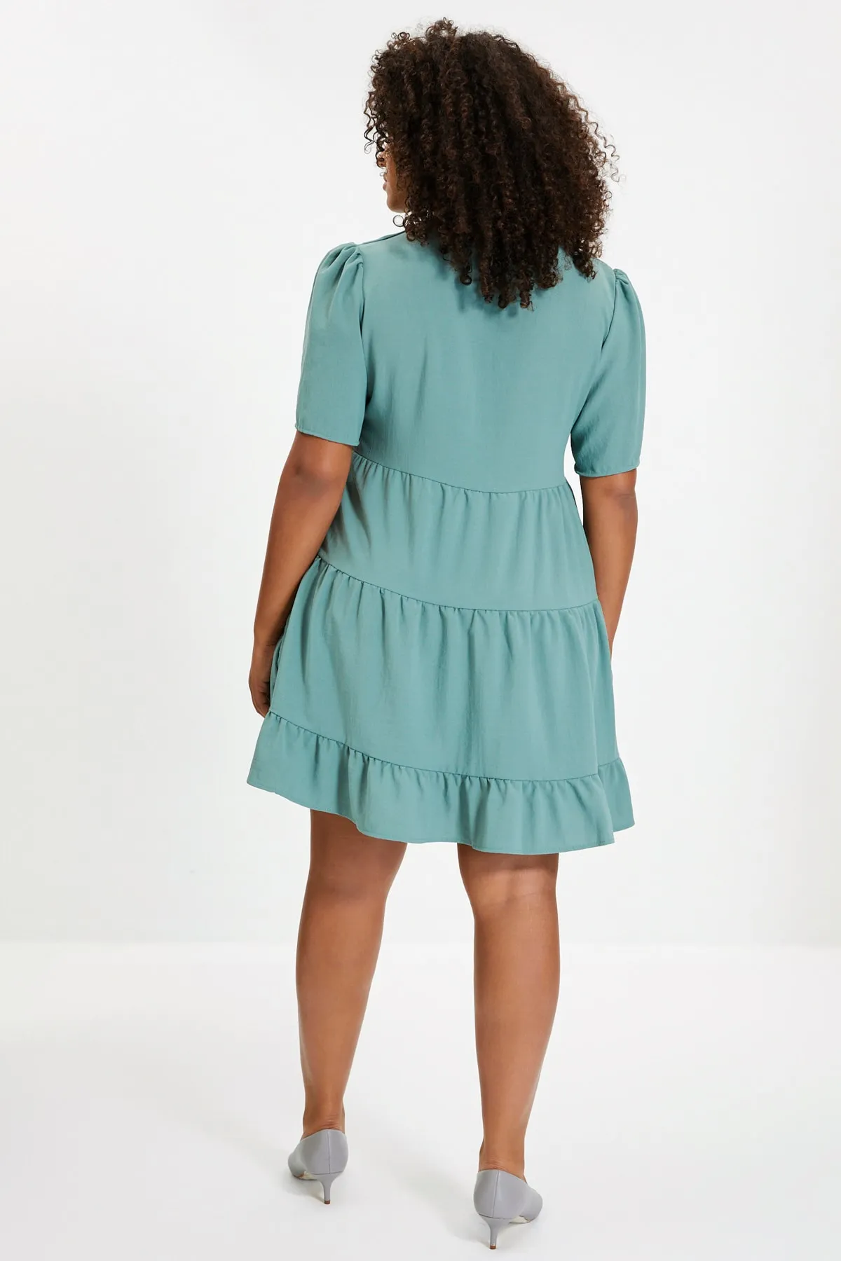 Trendyol Collection  Khakifarbenes, weit geschnittenes Mini-Webkleid TWOSS20EL0400